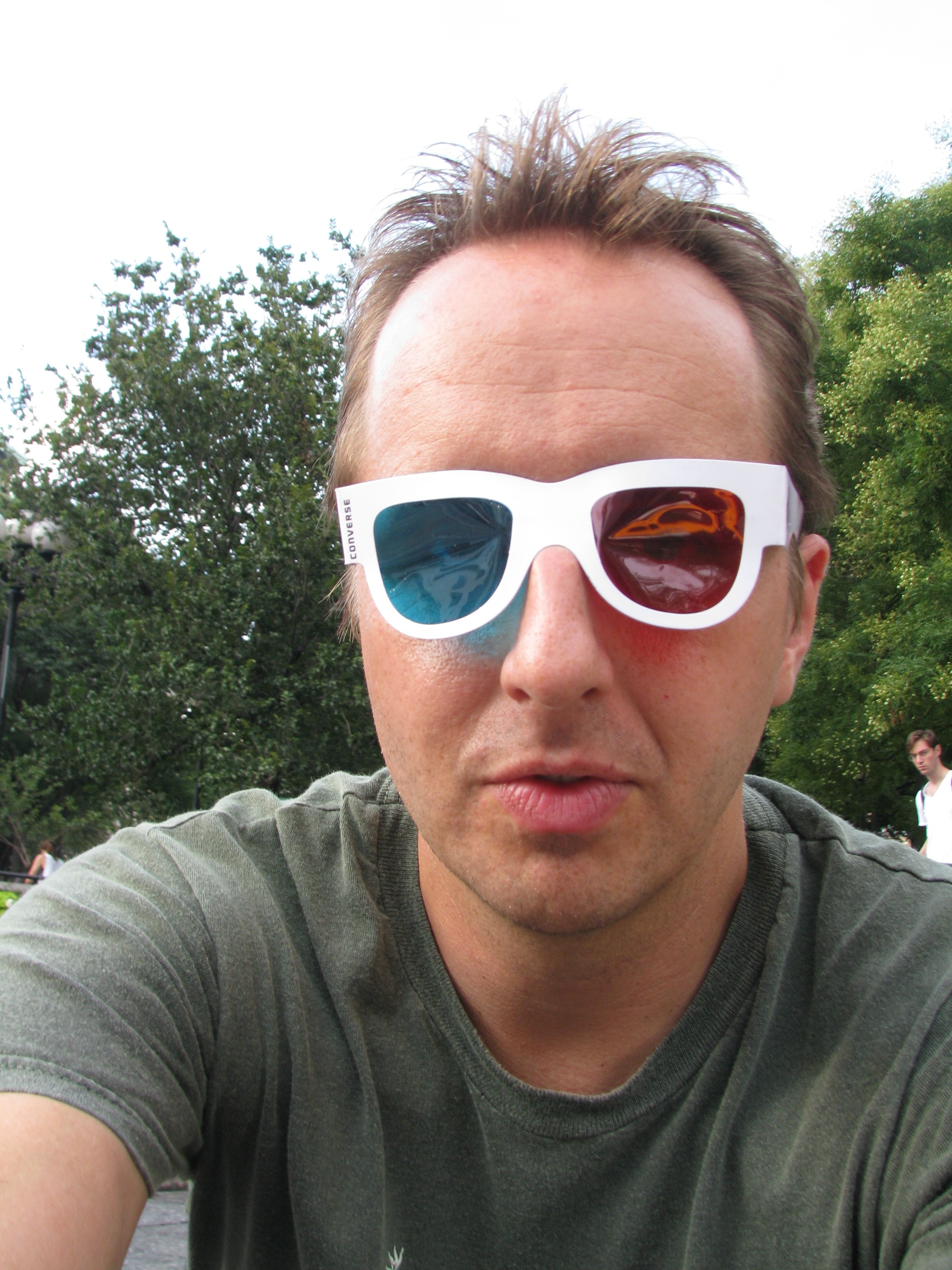 Normal Bob Smith in 3D glasses selfie